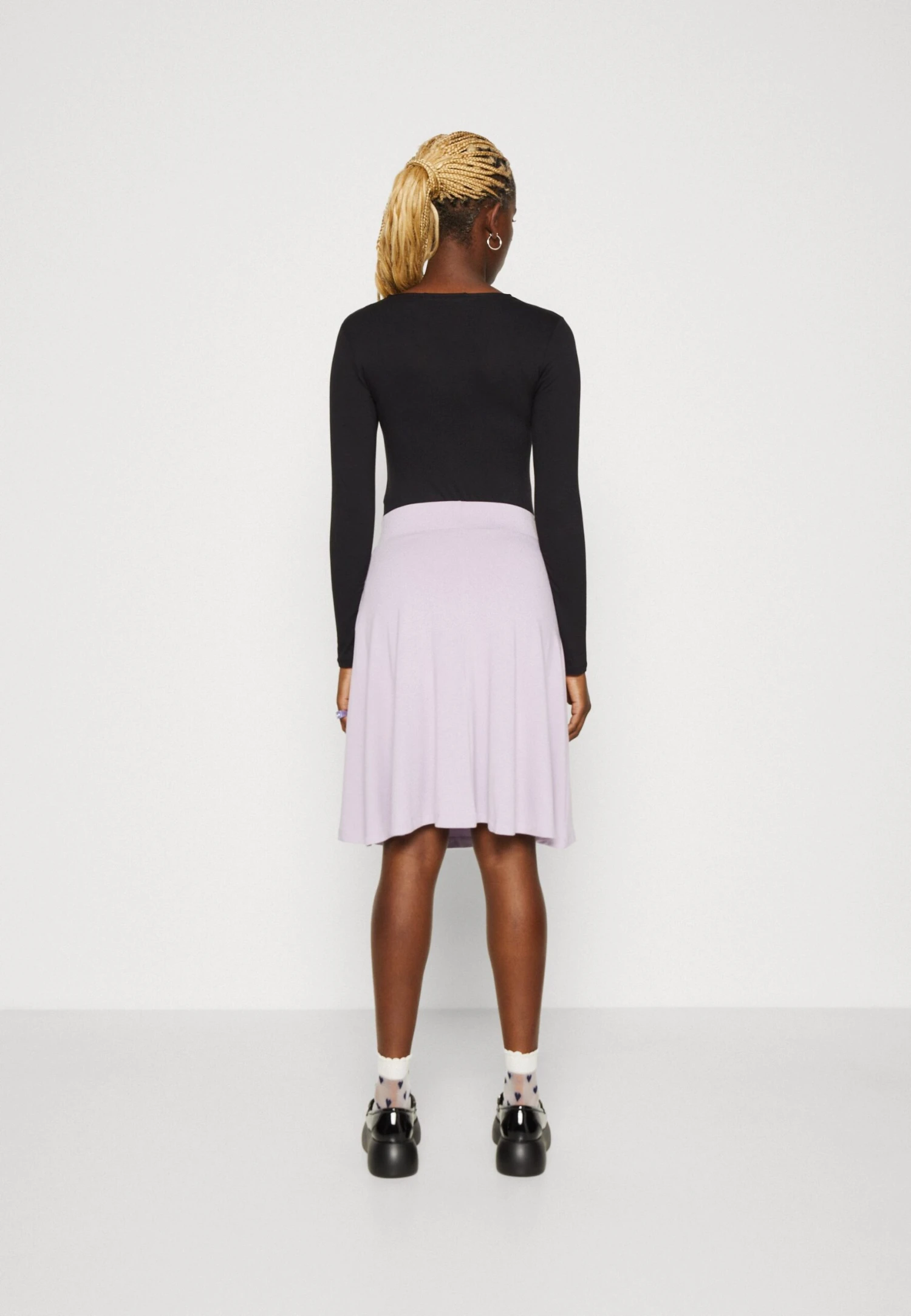 Wal G Summer Essentials Wendy Skater Skirt - Plooirok - Lavender Frost 5 Wal G Summer Essentials Wendy Skater Skirt - Plooirok - Lavender Frost - Afbeelding 3