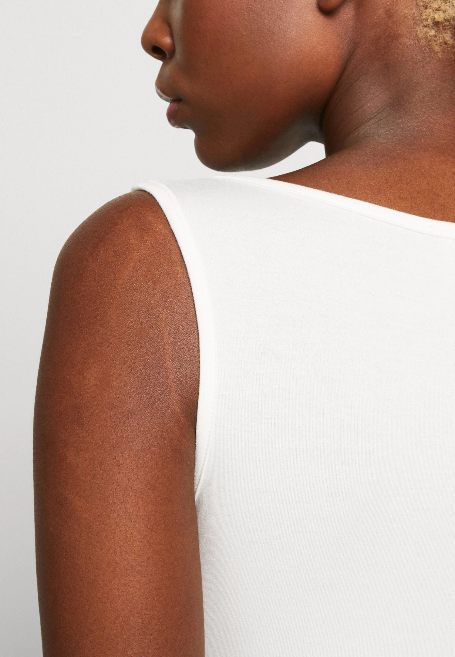 Wal G Melody Bodysuit - Top - White 8 Wal G Melody Bodysuit - Top - White - Afbeelding 6