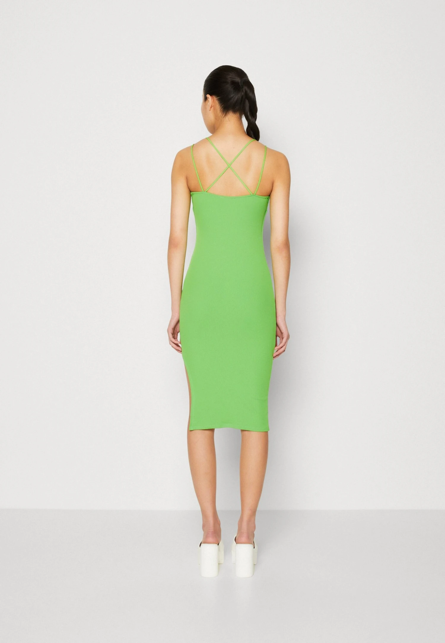 Wal G Cruise Collection Libby Strappy Midi Dress - Jerseyjurk - Leaf Green 5 Wal G Cruise Collection Libby Strappy Midi Dress - Jerseyjurk - Leaf Green - Afbeelding 3