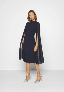 Wal G Cape Sleeve Dress - Cocktailjurk - Navy Blue 9 Wal G Cape Sleeve Dress - Cocktailjurk - Navy Blue -Wal G 2302ef3ff22c4d56ae1b25ae665b4585