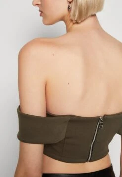 Wal G Brody Crop - T-Shirt Print - Khaki -Wal G 487ee0bebc4842a1baa2dff21414402d