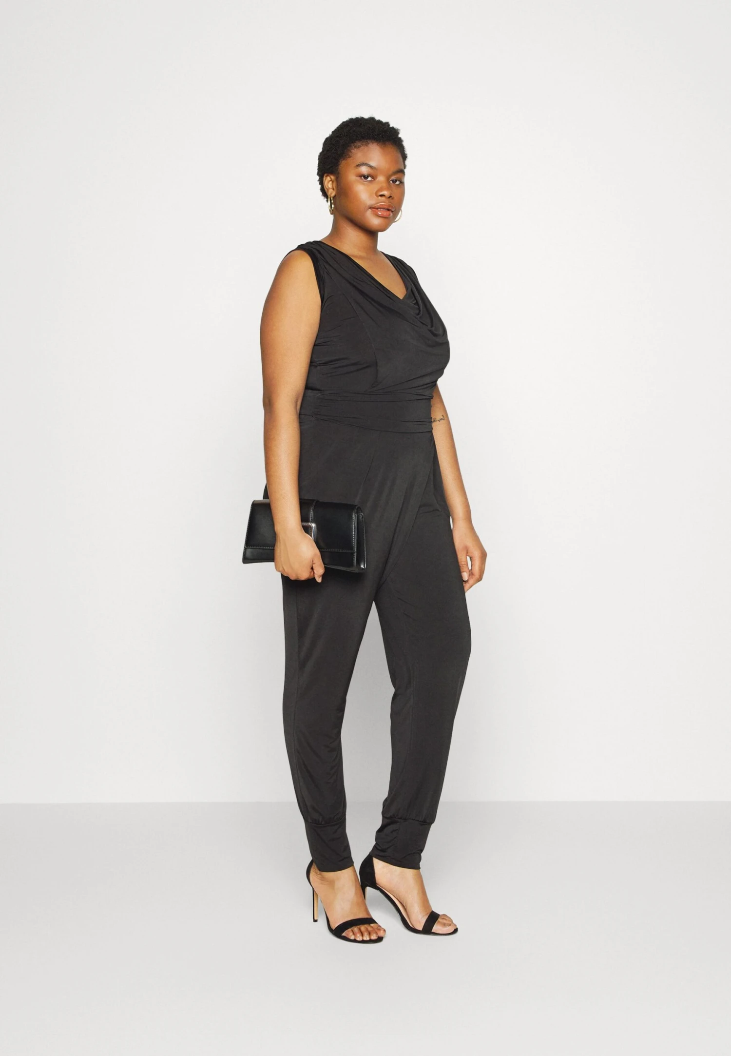 Brady V Neck- Jumpsuit - Black 4 Brady V Neck- Jumpsuit - Black - Afbeelding 2