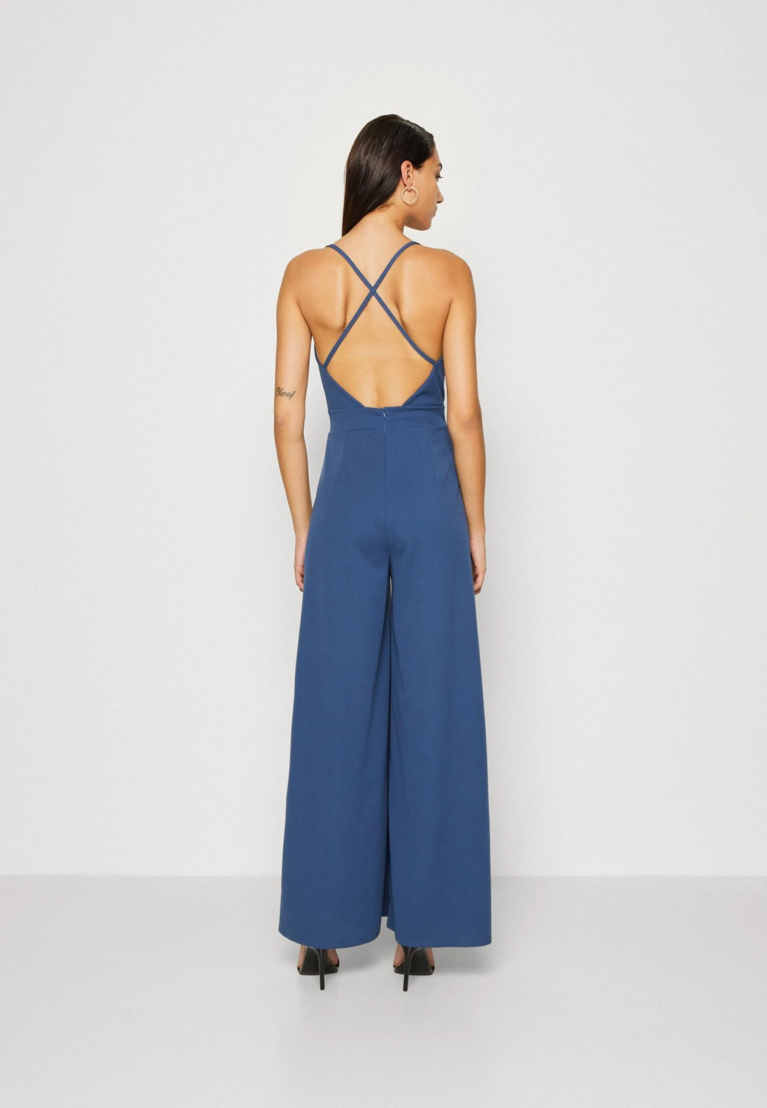 Wal G Aiden Cross Back - Jumpsuit - Denim Blue 5 Wal G Aiden Cross Back - Jumpsuit - Denim Blue - Afbeelding 3