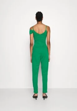 Harriet One Sleeve - Jumpsuit - Leaf Green 10 Harriet One Sleeve - Jumpsuit - Leaf Green -Wal G 5dd56ee4f2e844a28d2a14331ebfddd7