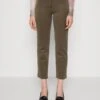 Wal G Brody Trouser - Broek - Khaki 1 Wal G Brody Trouser - Broek - Khaki -Wal G 7296da87c1af4e83bf062f3e6d2c58d9