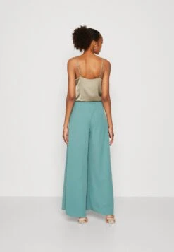 Wal G Buzz Trouser - Broek - Sage Green 10 Wal G Buzz Trouser - Broek - Sage Green -Wal G 86bb154bc03d439aa8e1e4cfe80cb060