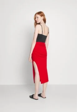 Wal G Reilly Rouched Midi Skirt - Kokerrok - Red -Wal G 95861077bc994fcdafa8edca87337b6f