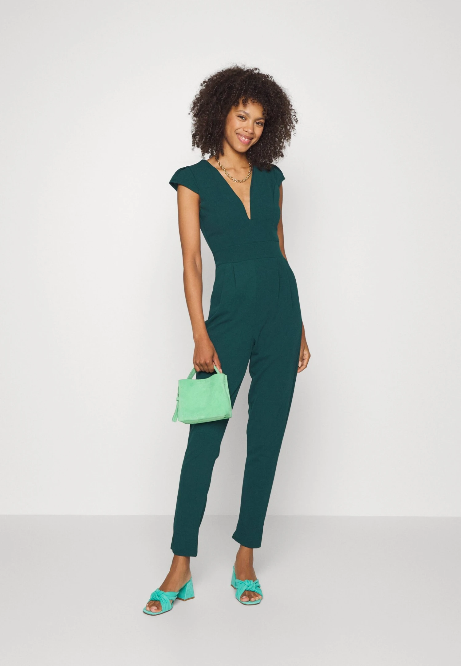 Wal G Short Sleeve V Neck - Jumpsuit - Forest Green 4 Wal G Short Sleeve V Neck - Jumpsuit - Forest Green - Afbeelding 2