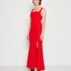 Wal G Maya Square Neck Maxi - Jerseyjurk - Red 2 Wal G Maya Square Neck Maxi - Jerseyjurk - Red -Wal G d5e5a2a153b94c57bbe2c2c4691f74ec