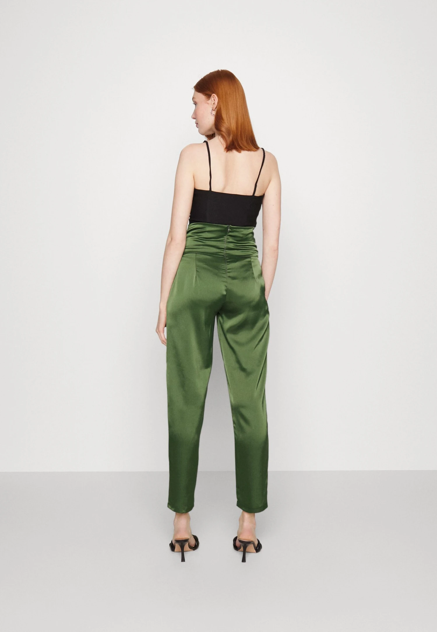 Wal G Peppa High Waisted Trouser - Broek - Dark Khaki 5 Wal G Peppa High Waisted Trouser - Broek - Dark Khaki - Afbeelding 3