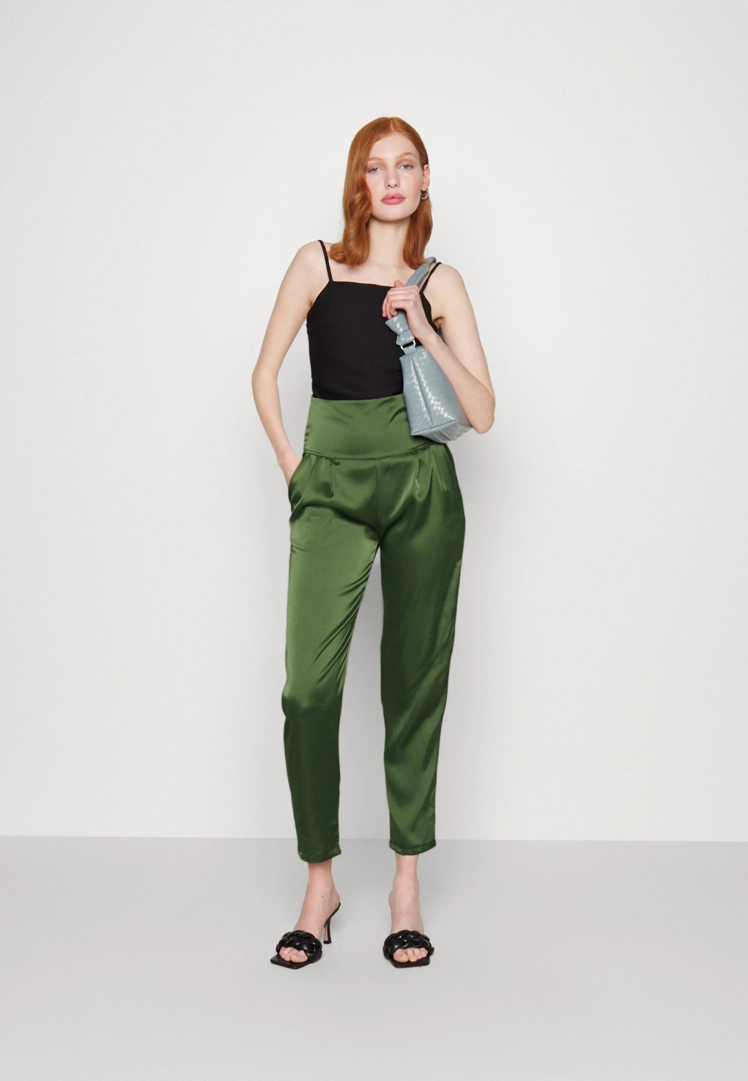 Wal G Peppa High Waisted Trouser - Broek - Dark Khaki 4 Wal G Peppa High Waisted Trouser - Broek - Dark Khaki - Afbeelding 2