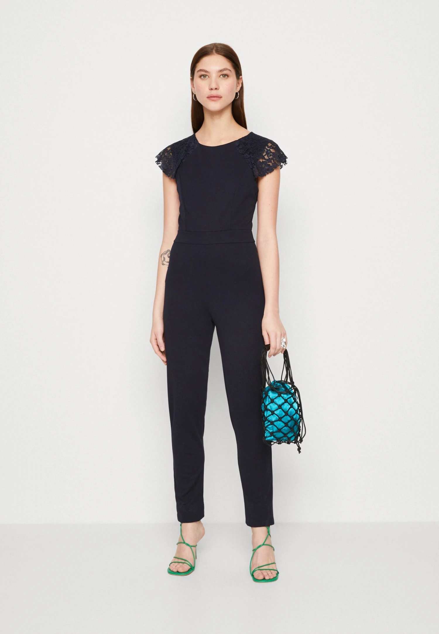 Wal G Sarah Lace - Jumpsuit - Navy Blue 4 Wal G Sarah Lace - Jumpsuit - Navy Blue - Afbeelding 2
