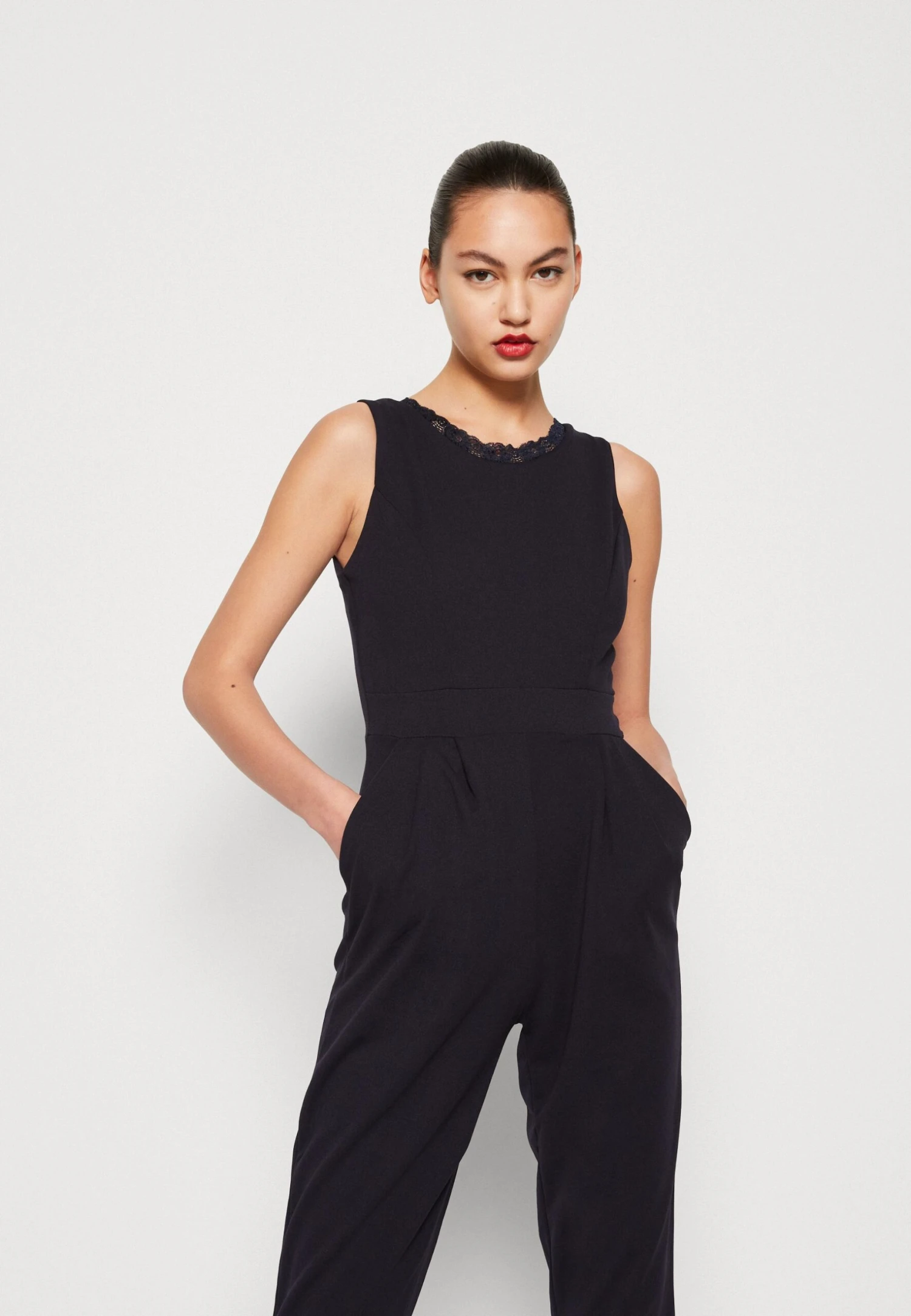 Wal G Dayna Straight Leg - Jumpsuit - Navy Blue 6 Wal G Dayna Straight Leg - Jumpsuit - Navy Blue - Afbeelding 4